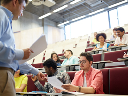 Suivre des cours dans diverses disciplines